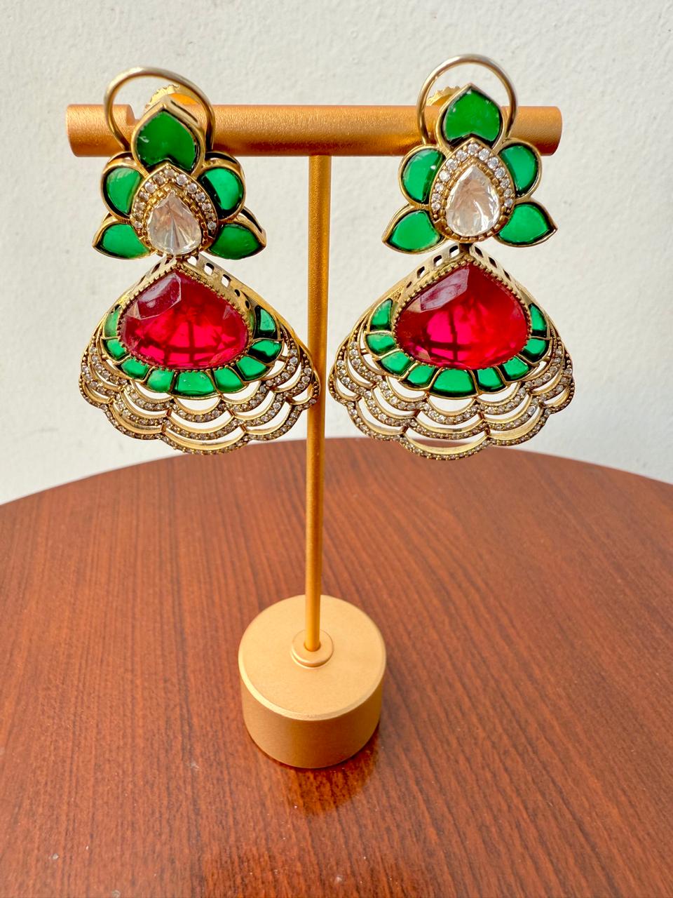 Gul Danglers - Green & Red