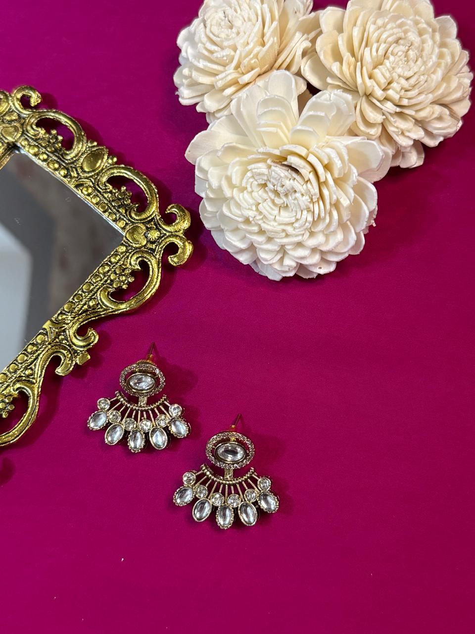 Chaand studs - White