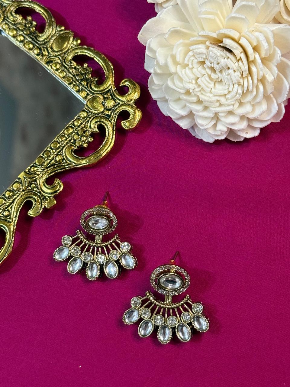 Chaand studs - White