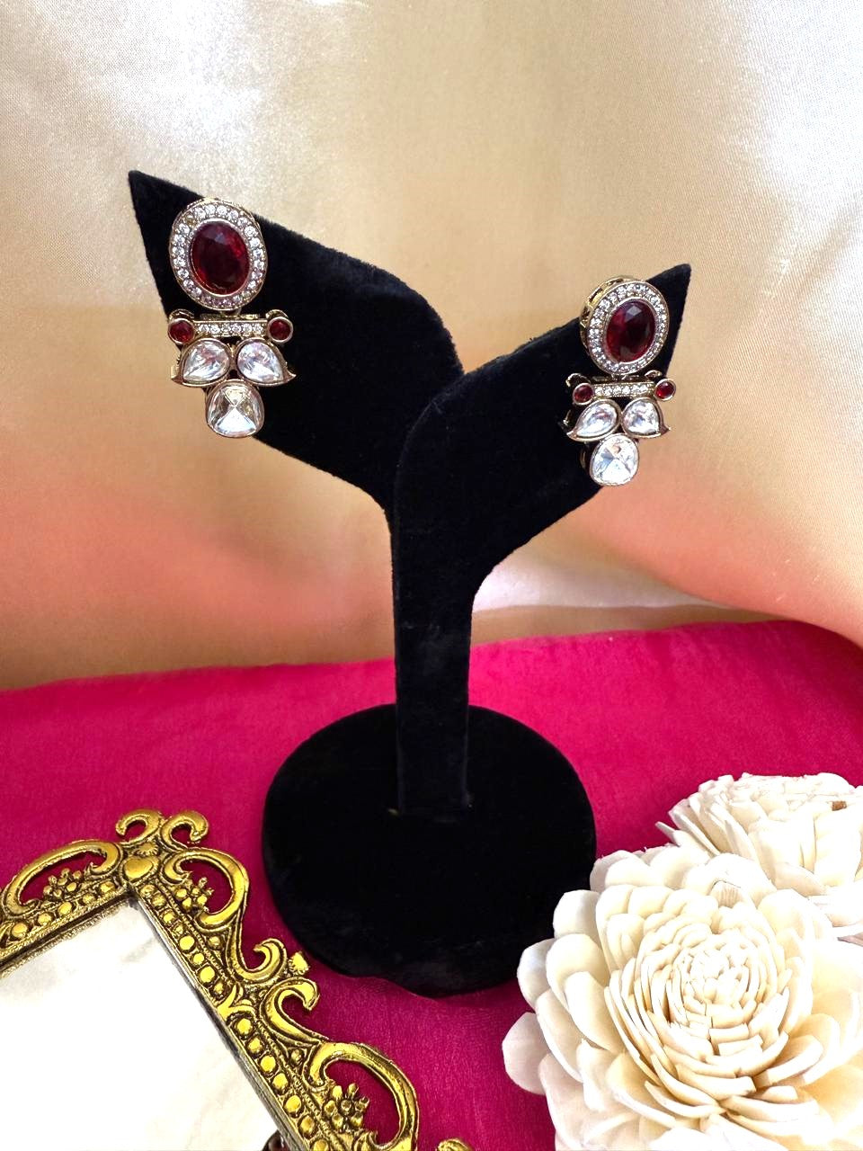 Ira studs - Red