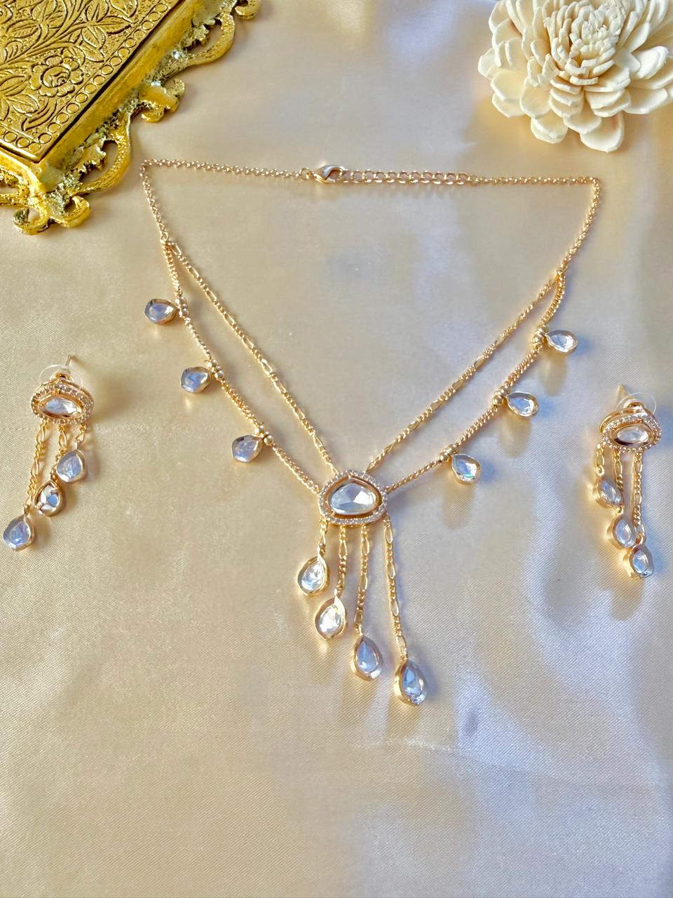 Elara pendant set - White