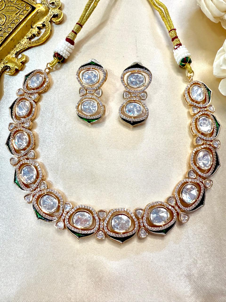 Naina necklace set - White & Green