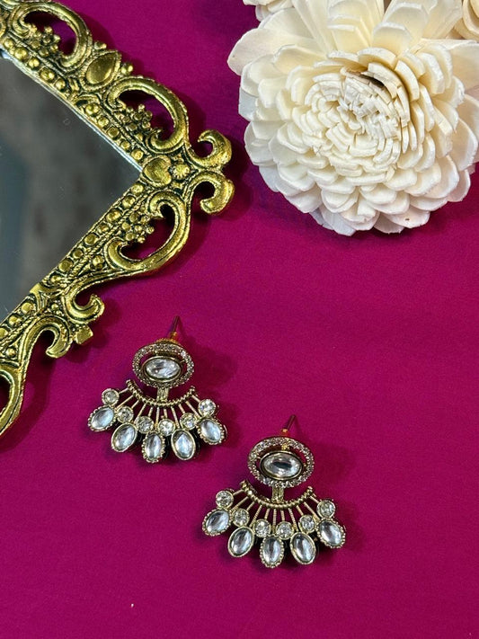 Chaand studs - White