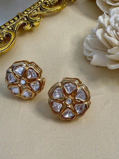 Inaaya stone studs - White