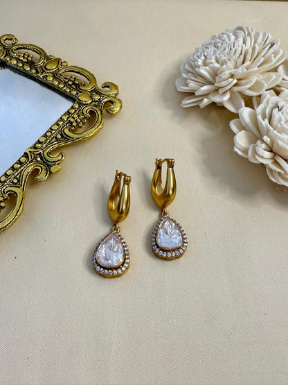 Mist drop danglers - White