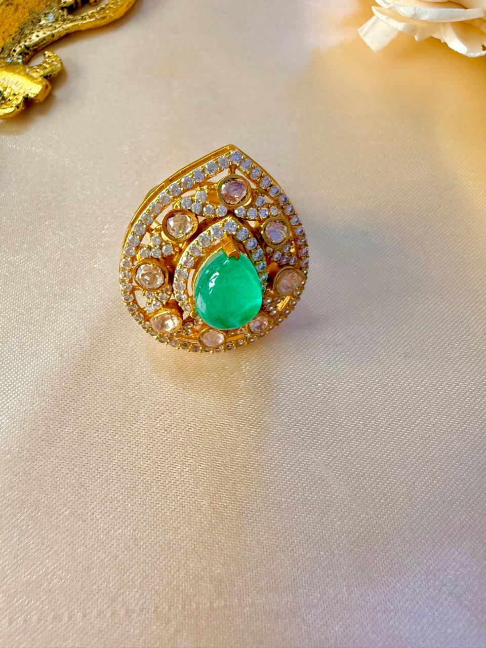Mira stone ring - Green