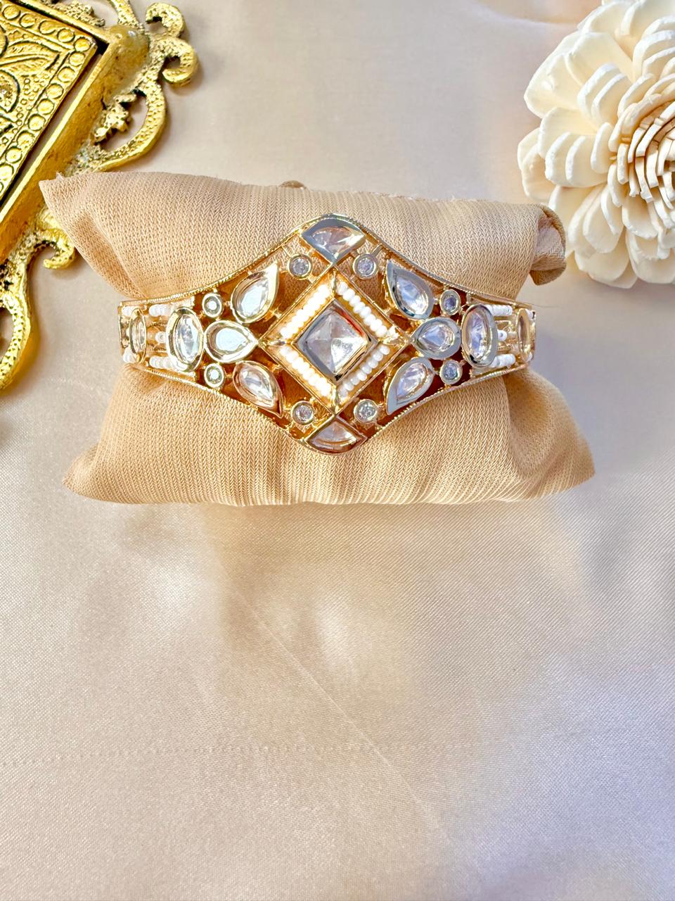 Vaani stone bracelet - White