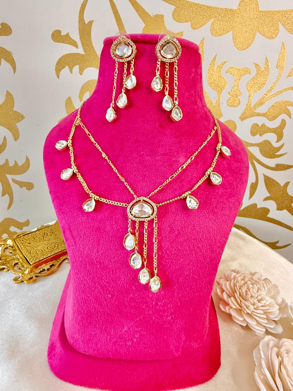Elara pendant set - White