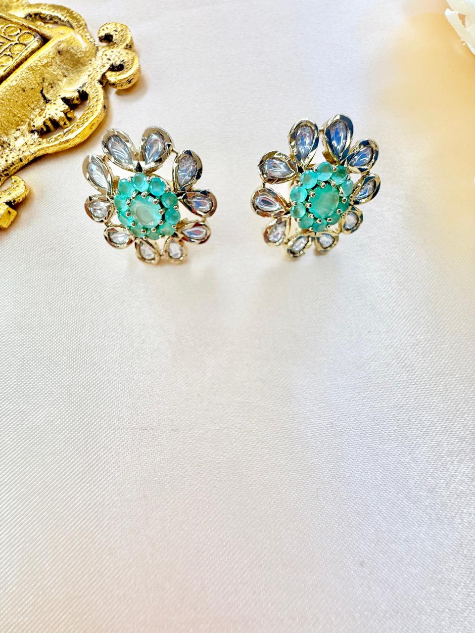 Suriti stone studs - Mint