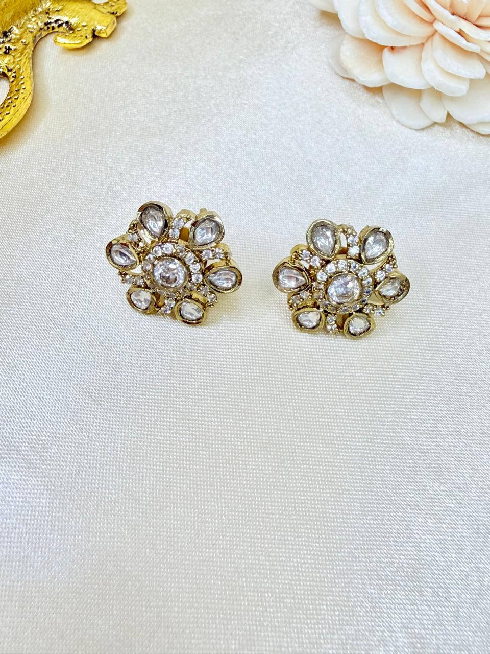 Mysha stone studs - White