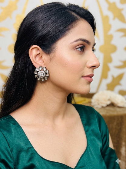 Suriti stone studs - White