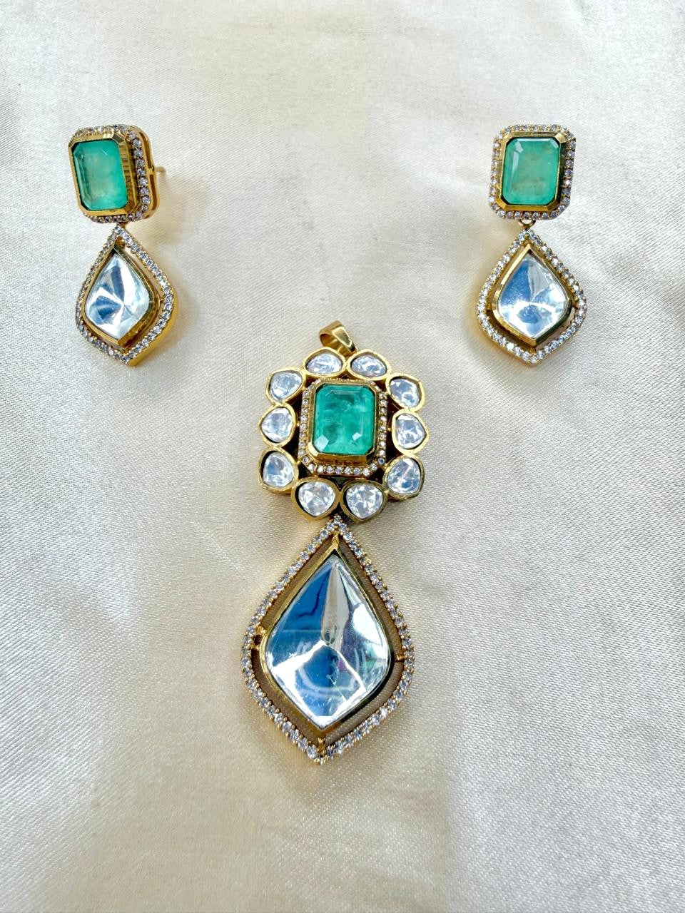 Shaily pendant set - Mint
