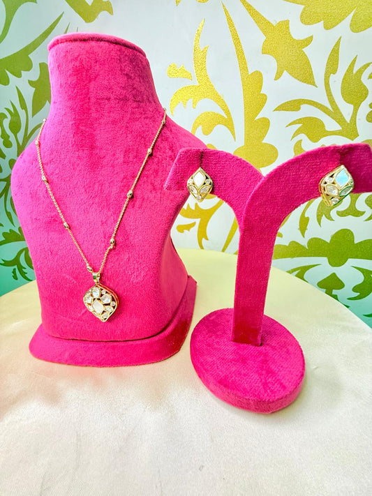 Snigdha pendant set - White